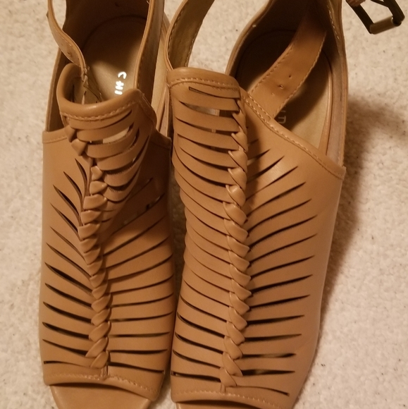 Women sandal - Picture 2 of 4